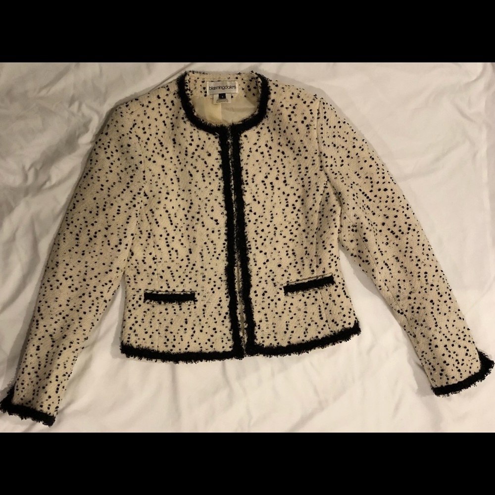 Bloomingdale’s wool blazer, 20 1/2 length, 24 inch arms. Clasped hidden closers.